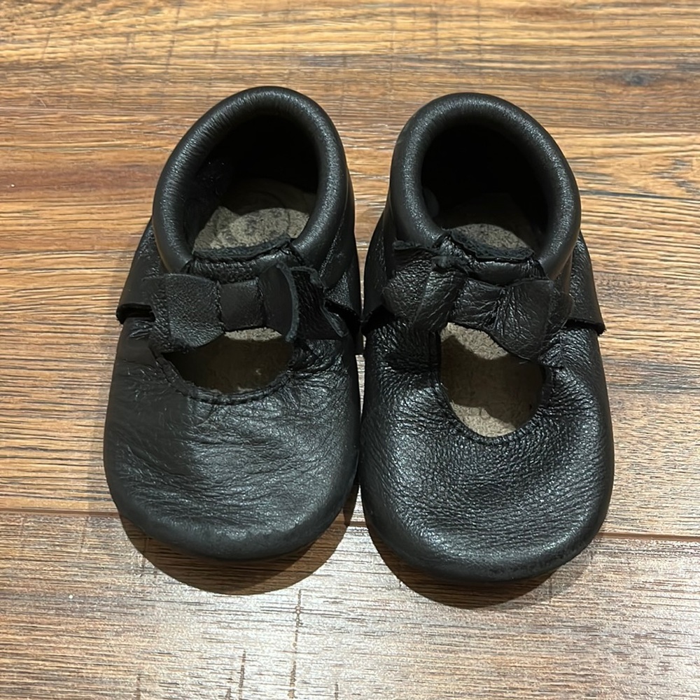 Good used condition freshly picked sz 9 moccasin